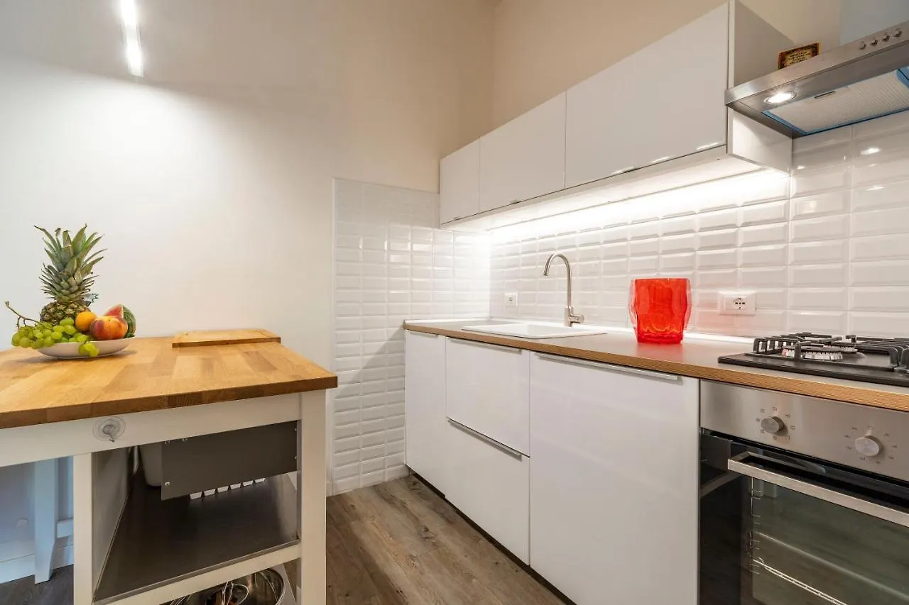 Snug Apartment With Private Courtyard M0270422677 Βενετία 0*,  Ιταλία