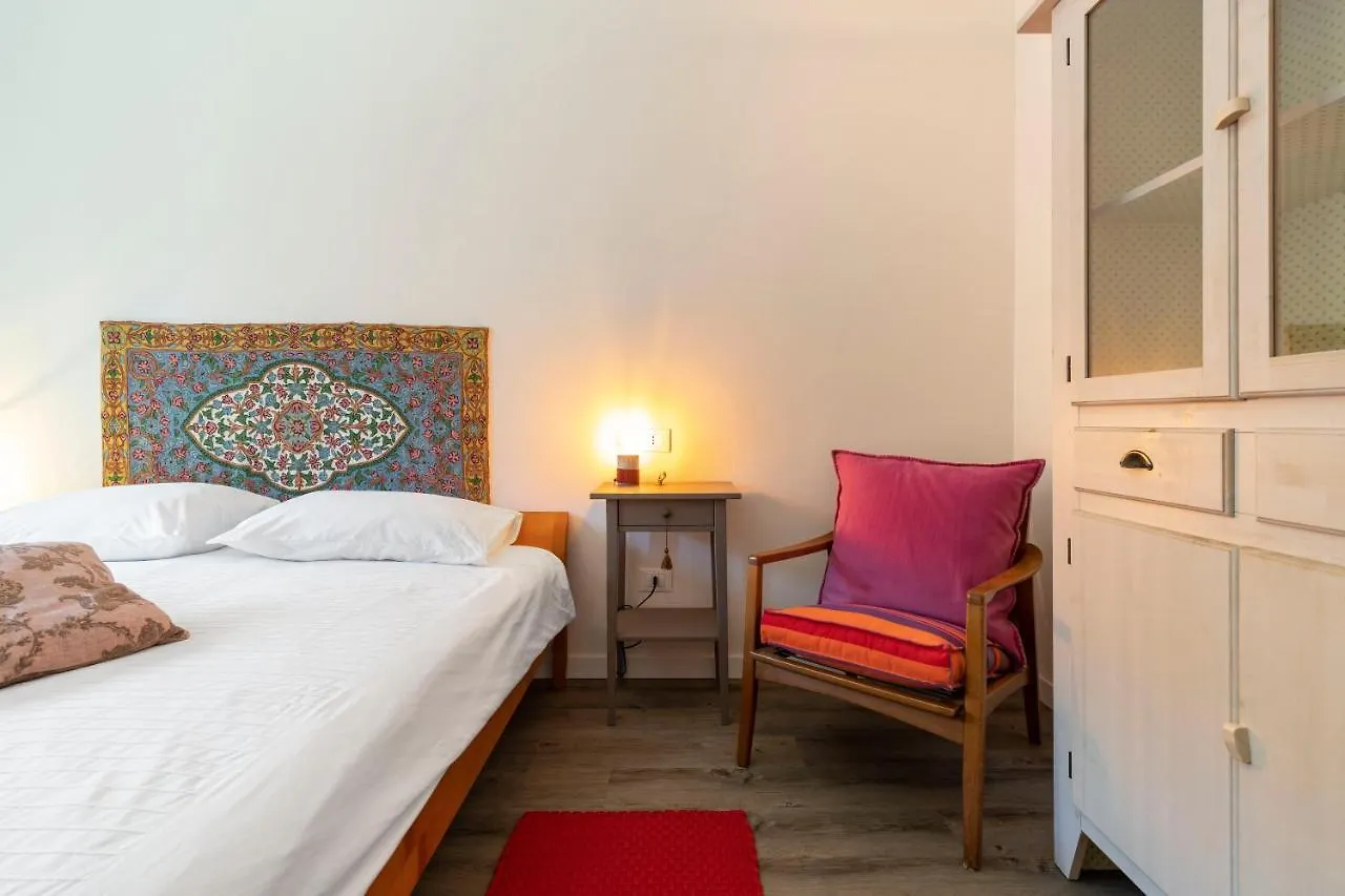 Snug Apartment With Private Courtyard M0270422677 Βενετία
