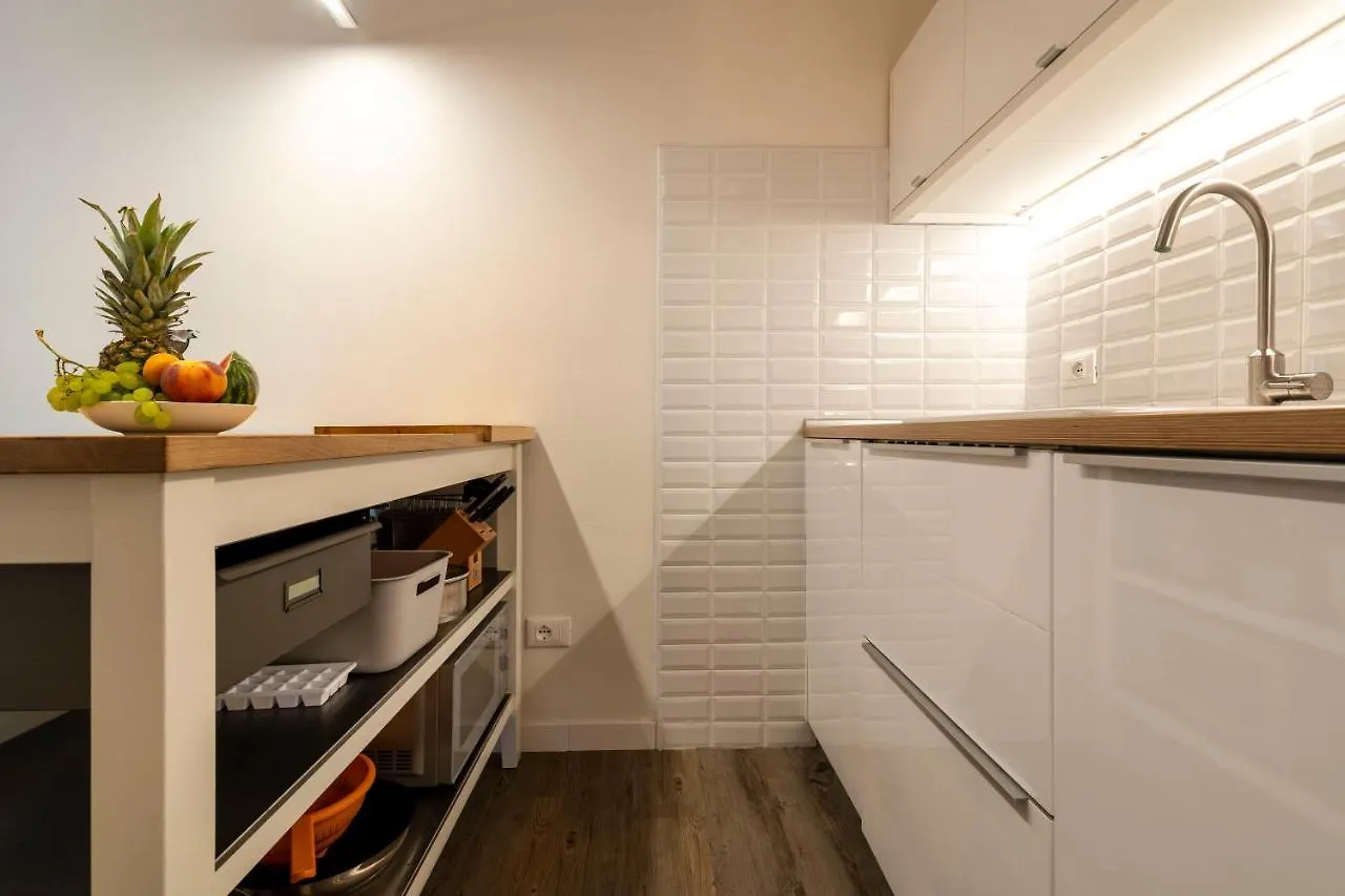 Snug Apartment With Private Courtyard M0270422677 Βενετία Ιταλία